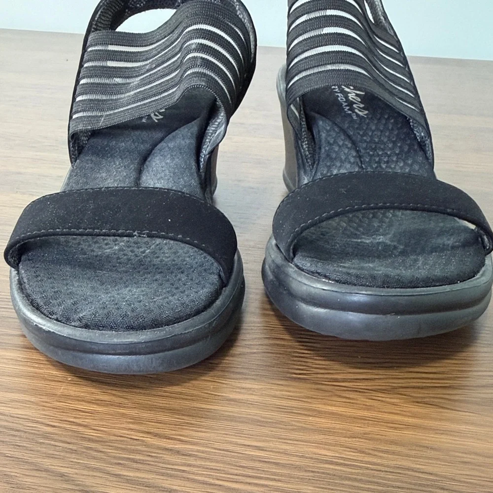 Skechers Memory Foam Black Wedge Sandals‎ Sz 7